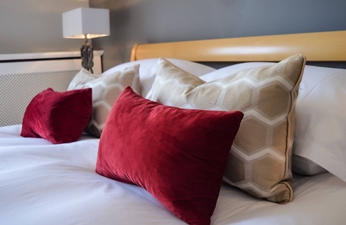 Barton-on-Sea House | Penthhouse - Super King Suite - Seaview - Ensuite