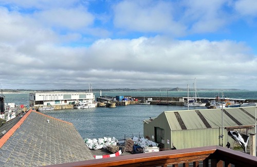 Chysauster Apartment | Penthouse 3 Harbourside Apartment with Sea Views