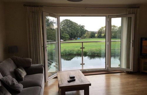 St Neots Apartment | Penthouse Apartment On The River - 65 Skipper Way