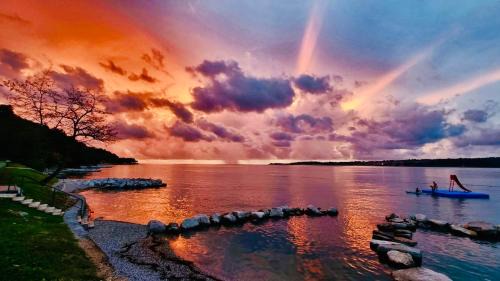 Mali Maj Apartment | Penthouse Blue Horizon- a luxury penthouse with infinity pool, hot tub and sea views!