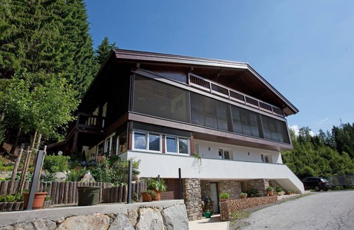 Schonbach Apartment | Penthouse in Wildkogel with Mountain Views