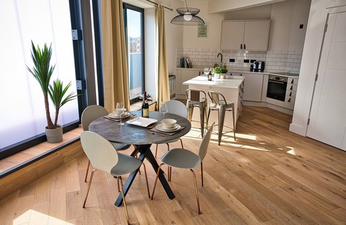 Birmingham City Centre Apartment | Penthouse next to Mailbox- 5 minutes to New Street