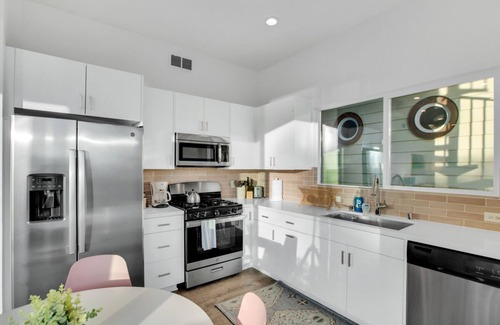 Mussel Shoals House | Penthouse Surfside Oasis in Mussel Shoals
