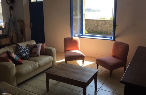 Roscanvel House | Penty Breton in the center of the village of Roscanvel