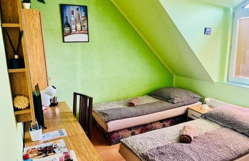 Surany House | Penzión Tyché