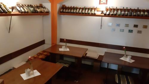 Kromeriz House | Penzion a Vinoteka Hrozen