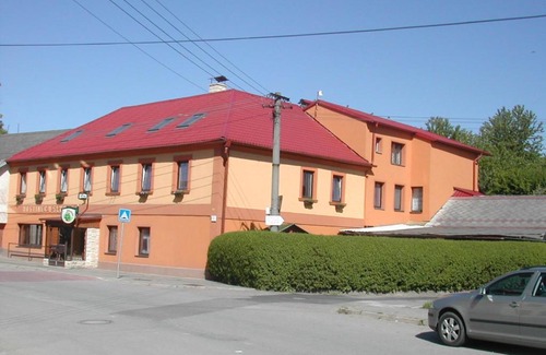Jaromer House | Penzion U Slunce