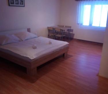 Jaromer House | Penzion U Slunce