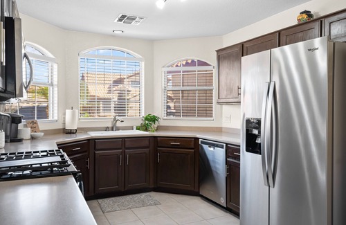 Parkridge House | Peoria Family Pool Home Fire Pit & BBQ