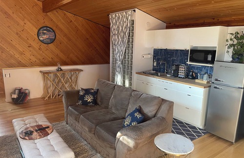 Pepin Apartment | Pepin Guest Haus - walk to the winery!