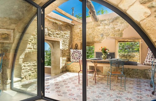 Sitia House | Pera Chorio - Joy: Artist's stone house with countryside views