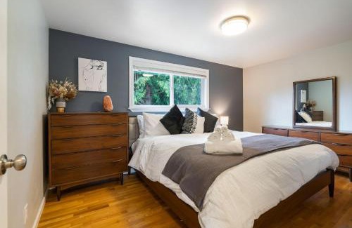 Shoreline House | Perch - Gathering Spot Upper
