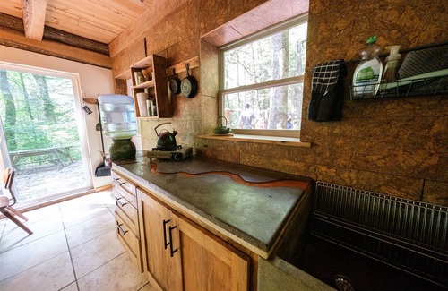 Stanton House | Peregrine Cabin - Off the Grid, hike-in cabin
