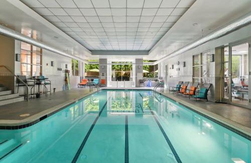 Crystal City Apartment | Perfect 2BR Apartment on 10th Floor