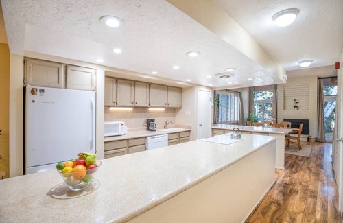 North Park City Apartment | Perfect Condo in Heart of PC, with Pool & Hot Tub!