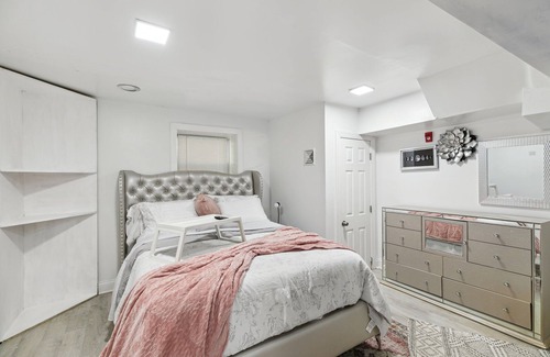 West Bristol House | Perfect Escape! Luxurious High-End Modern Oasis