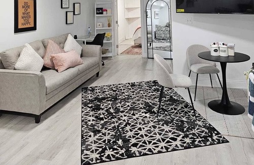 West Bristol House | Perfect Escape! Luxurious High-End Modern Oasis