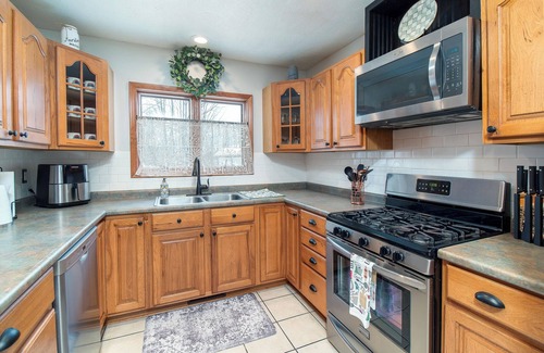 Chautauqua House | Perfect Fall getaway! Leaves, Wine Tasting, Fishing, Birding, Family Time!