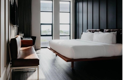 East Nashville Hotel | Perfect for Exploring East Nashville's Lively Eateries, Galleries and Music!