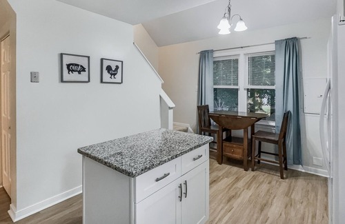 Richmond House | Perfect for Extended Stays! Pet Friendly, Short Pump Location