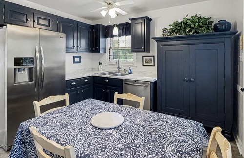 Midlothian House | Perfect for Extended Stays! Pet Friendly! Near Midlothian & Bon Air