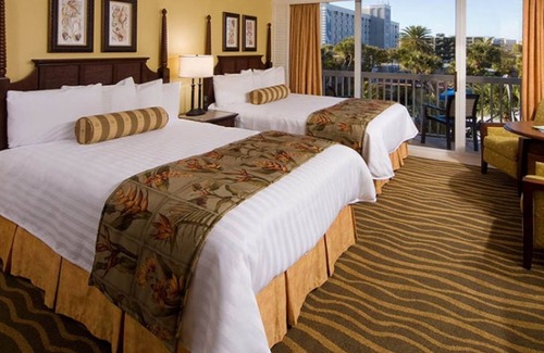 St. Pete Beach Resort | Perfect for Family!4 Spacious Units, Pool, Beach, Fitness Center, Parking