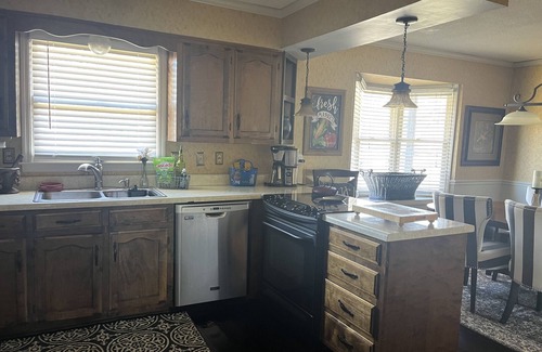 Murfreesboro House | Perfect for Families and Pets! Large Outdoor Space for Relaxing and Entertaining
