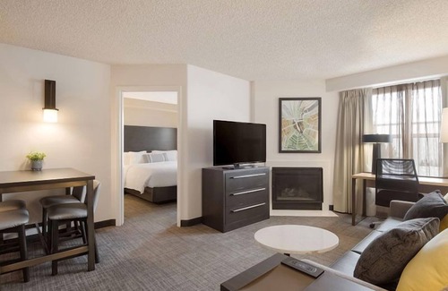 Reno/Tahoe Airport Resort | Perfect for Meetings! 3 Modern Units, near Reno-Tahoe International Airport