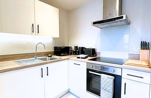 Leeds City Center Apartment | Perfect for Professionals and Long Stays