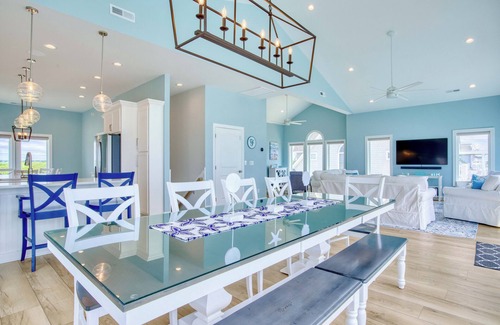 North Topsail Beach House | Perfect for Families! Oceanfront - Hot Tub - Game Room
