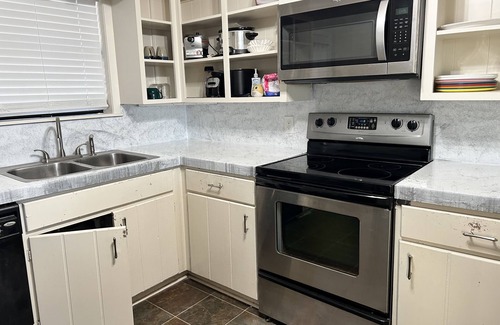 Edgemont House | Perfect Getaway Across from Greers Ferry Lake Awesome View