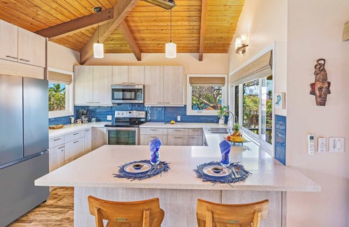 Downtown Lahaina House | Perfect Getaway, Steps to the Ocean, Puamana 145-4