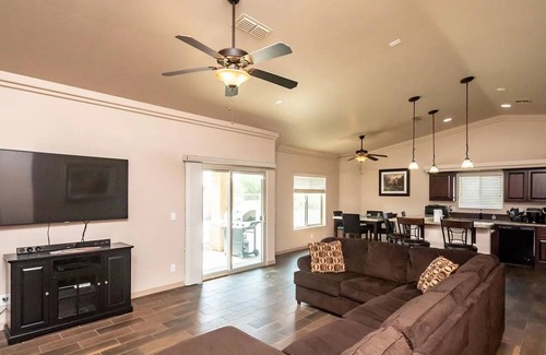 Lake Havasu City House | Perfect getaway house with pool and lake view