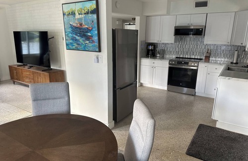 Belle Vista House | Perfect Holiday Beach Home with private Pool,nPets welcome and stay Free