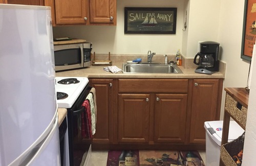 Uptown Apartment | Perfect In Historic Downtown Beaufort + Discounts & Bikes. GREAT Reviews, (A+)!