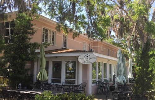 Uptown Apartment | Perfect In Historic Downtown Beaufort + Discounts & Bikes. GREAT Reviews, (A+)!