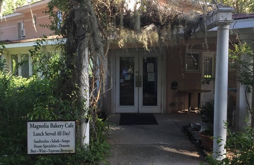 Uptown Apartment | Perfect In Historic Downtown Beaufort + Discounts & Bikes. GREAT Reviews, (A+)!