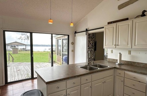 Florahome House | Perfect Lake Day