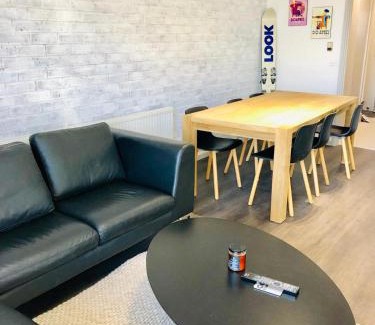 Hotham Heights Apartment | Perfect Located Apartment in the heart of Hotham