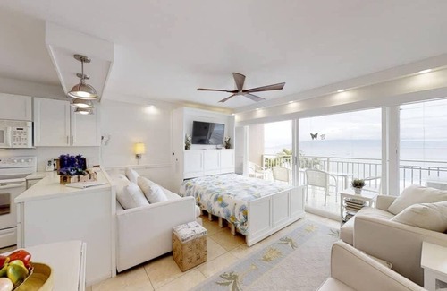 Historic Lahaina Front Street Apartment | Perfect location and Unbelievable Views at Lahaina Roads
