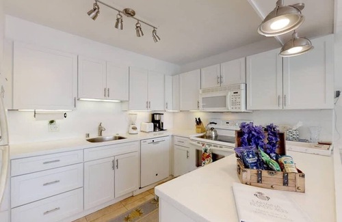 Historic Lahaina Front Street Apartment | Perfect location and Unbelievable Views at Lahaina Roads
