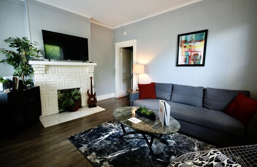 Lenox House | Perfect Midtown Charm