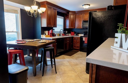 Stone Mountain House | perfect modern sauna/hot tub king bd, luxury home
