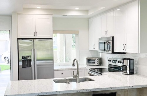 Palm Springs Condo | PERFECT POOLSIDE HIDEAWAY