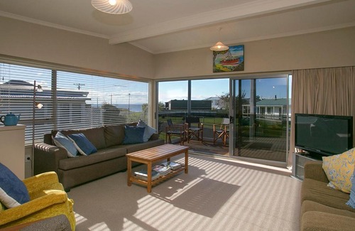 Motuoapa House | Perfect Position - Motuoapa Holiday Home