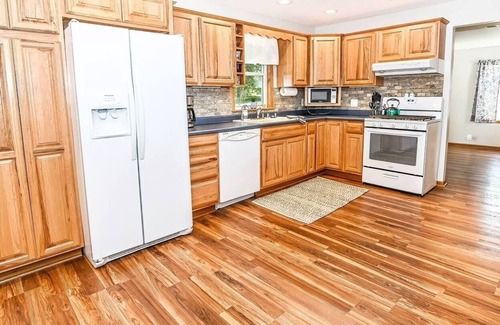 Montello House | Perfect Private Waterfront Getaway on Fox River!