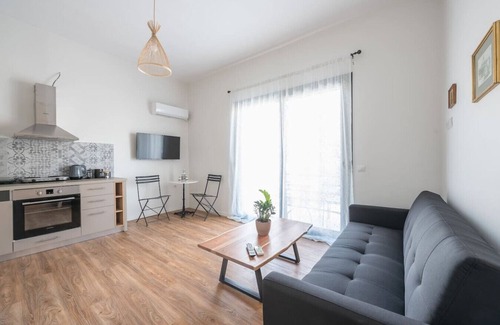 Pangrati Apartment | Perfect Retreat Home In Lively Area