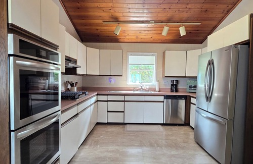 Kent Narrows House | Perfect Retreat|Kent Narrows 2 Acre Waterfront Escape Unbeatable Location!