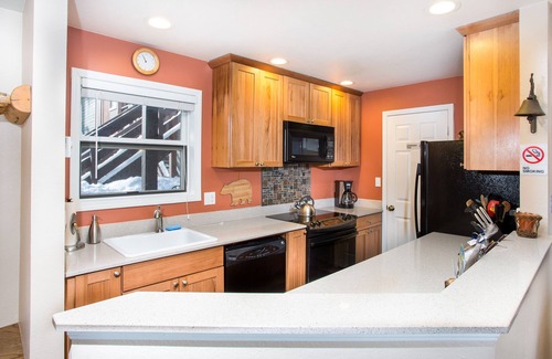 Purgatory Condo | Perfect San Juan Mountain Getaway! Fireplace, Spa Bathroom, Amazing Views!