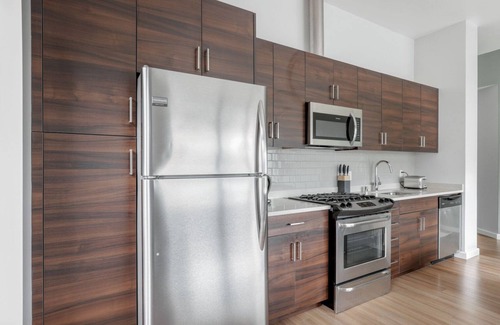 Civic Center Apartment | Perfect Soma 2BR w/Pet Spa, Gym & On-Site Yoga, by Blueground